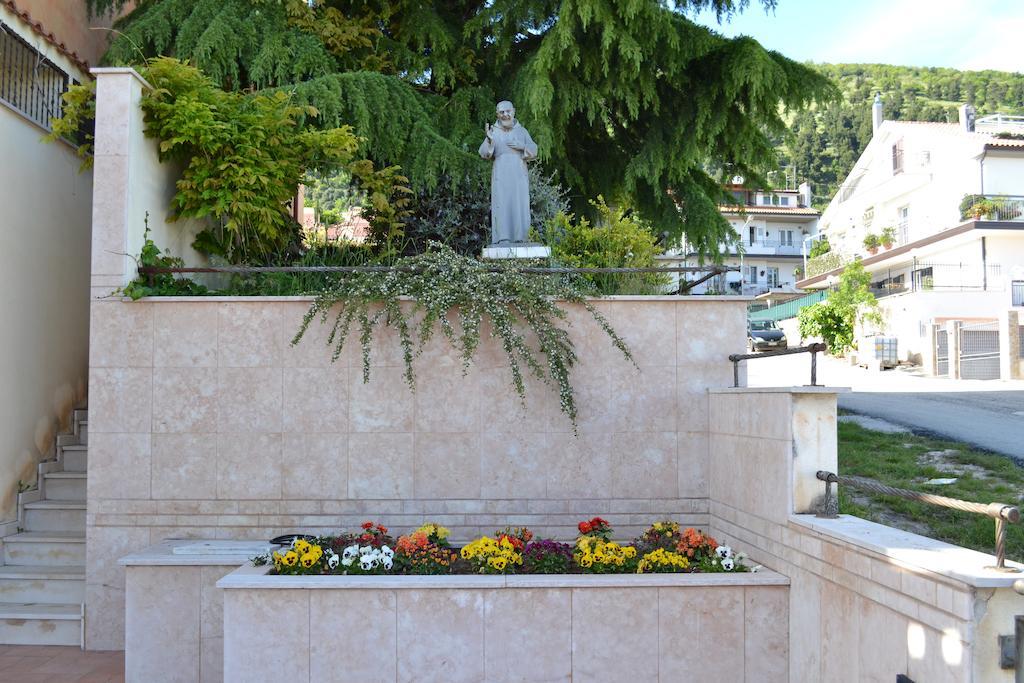 Hotel Valle Rossa San Giovanni Rotondo Exterior foto