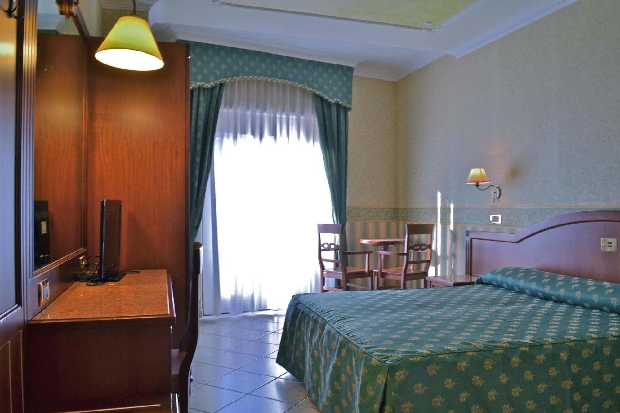 Hotel Valle Rossa San Giovanni Rotondo Exterior foto